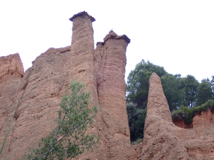 Xemeneies de Fades i Badlands de Gaià