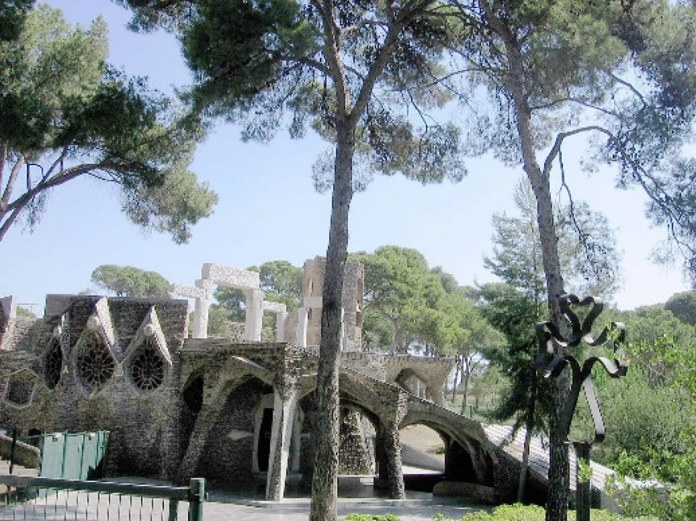 Marxa nòrdica pels entorns de la Colònia Güell – Sant Ramon – Cripta de Gaudí