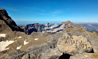 Pics d'Aztazous (3.012 i 3.071 m) des de la Vall de Pineta