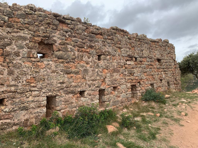 Vall d'Horta - castell de Pera