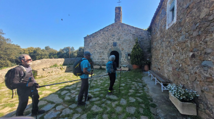 Ermita i Font de Sant Mateu del Bosc i Roca d'en Toni