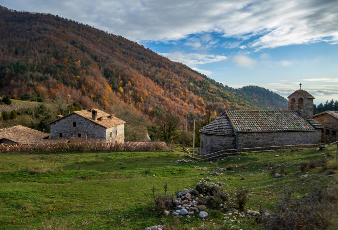 Travessa al Catllaràs: de La Pobla de Lillet fins al Castell de l'Areny
